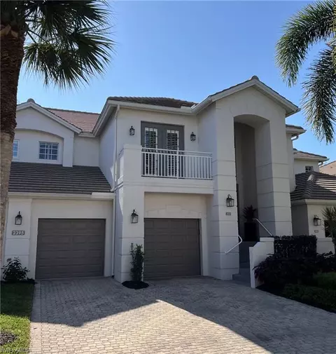 2395 Mont Claire Dr #202, Naples, FL 34109
