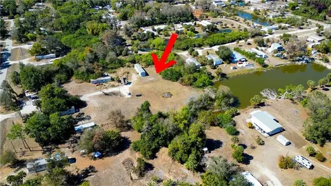 7711 Suncoast Dr, North Fort Myers, FL 33917