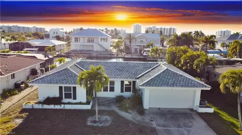 22 Bayview Blvd, Fort Myers Beach, FL 33931
