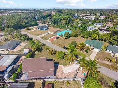 View/Area - 5248 Confederate Dr, Naples, FL 34113 photo 2 of 3