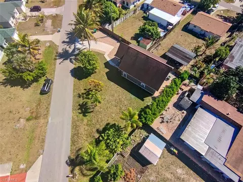5248 Confederate Dr, Naples, FL 34113