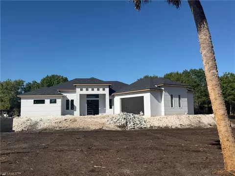 441 16th St NE, Naples, FL 34120