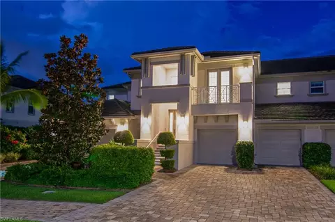 8034 Signature Club Cir #7-201, Naples, FL 34113