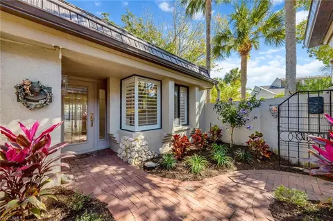 121 Bears Paw Trl, Naples, FL 34105