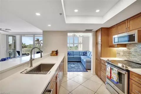 6573 Marissa Loop #302, Naples, FL 34108 photo 9