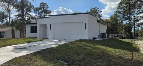 718 Robert Ave, Lehigh Acres, FL 33936