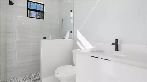 Bath - 3518 2nd Ave SE, Naples, FL 34117 photo 3 of 4