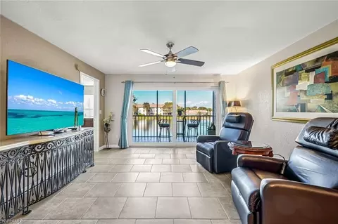 9580 Victoria Ln #208A, Naples, FL 34109