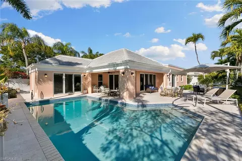 Exterior - 831 Rue Deville #2, Naples, FL 34108 photo 6 of 14