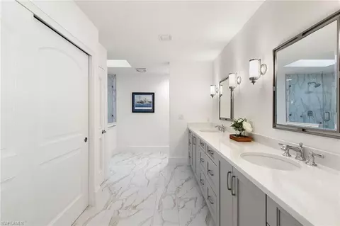 Bath - 831 Rue Deville #2, Naples, FL 34108 photo 5 of 6