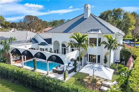 180 Edgemere Way S, Naples, FL 34105