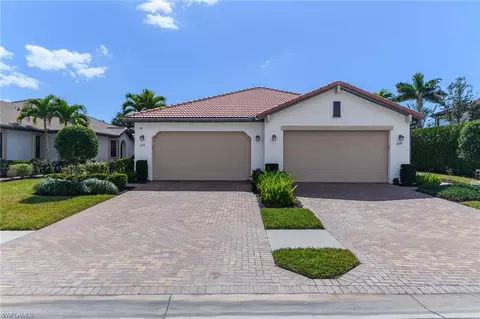 1574 Oceania Dr S, Naples, FL 34113