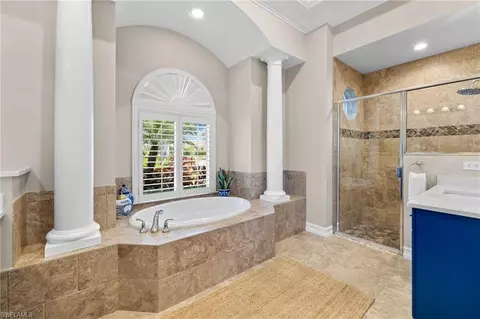 Bath - 347 Saddlebrook Ln, Naples, FL 34110 photo 3 of 5