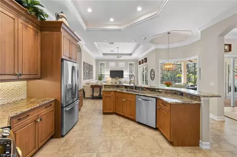 Kitchen - 347 Saddlebrook Ln, Naples, FL 34110 photo 4 of 4