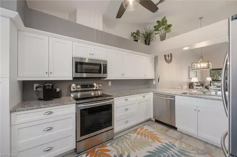 525 Lake Louise Cir #202, Naples, FL 34110