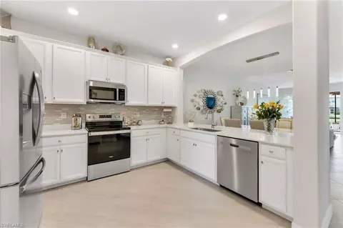 Kitchen - 2543 Vine Ave, Naples, FL 34120 photo 3 of 3