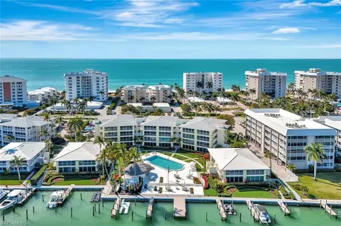 2850 Gulf Shore Blvd N #201, Naples, FL 34103