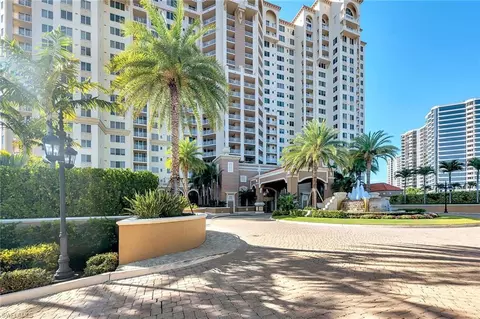 6597 Nicholas Blvd #1002, Naples, FL 34108