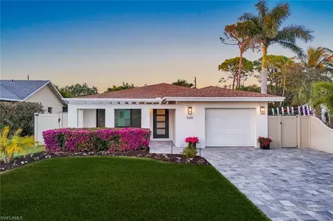 585 100th Ave N, Naples, FL 34108