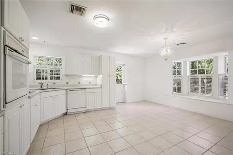 5348 Cypress Ln, Naples, FL 34113 photo 8