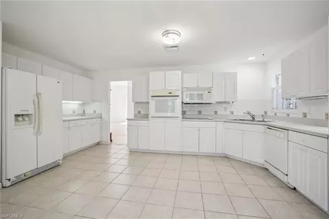 5348 Cypress Ln, Naples, FL 34113 photo 9
