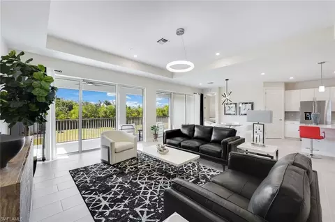 316 Indies Dr W #201, Naples, FL 34114