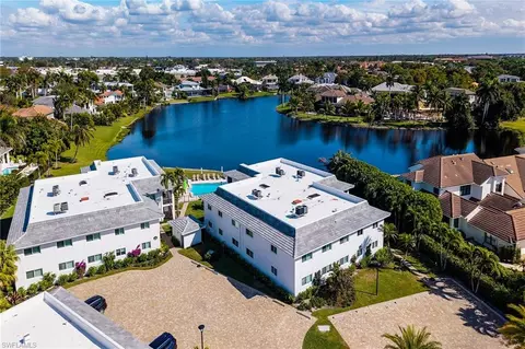 View/Area - 4150 Crayton Rd #B6, Naples, FL 34103 photo 11 of 12
