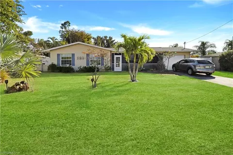 707 NE 16th Pl, Cape Coral, FL 33909