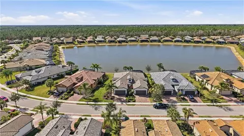 View/Area - 7733 Jacaranda Ln, Naples, FL 34114 photo 2 of 6