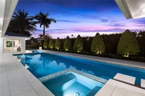 Exterior - 512 Neapolitan Ln, Naples, FL 34103 photo 6 of 8