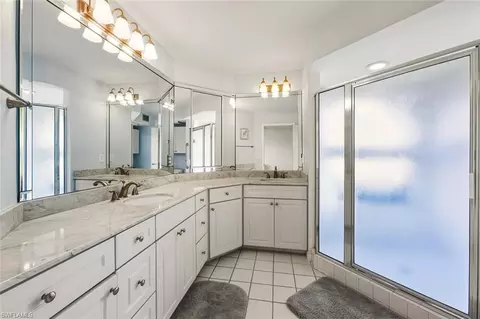 613 Beachwalk Cir #J-102, Naples, FL 34108