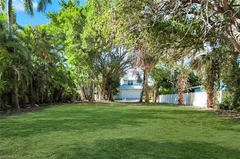 760 1st Ave N, Naples, FL 34102 photo 2