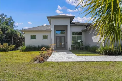 280 39th Ave NE, Naples, FL 34120