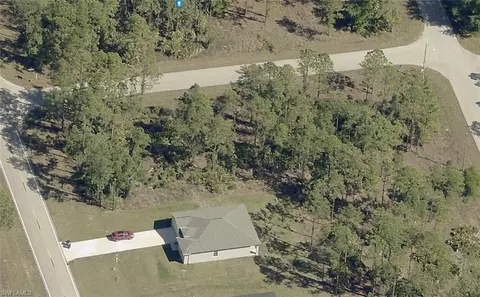 215 Columbus Blvd S, Lehigh Acres, FL 33974