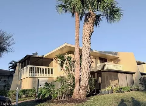 925 Palm View Dr #121, Naples, FL 34110