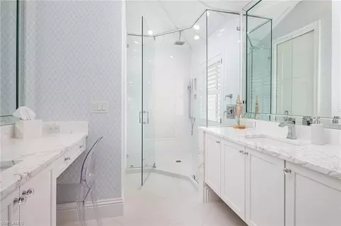 Bath - 230 6th Ave S #12, Naples, FL 34102 photo 1 of 4