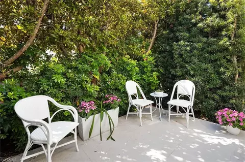 Exterior - 230 6th Ave S #12, Naples, FL 34102 photo 2 of 10