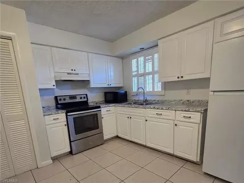 3325 Airport Rd N #G7, Naples, FL 34105