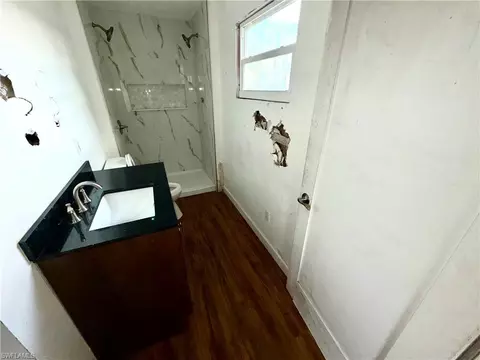 Bath - 2632 Weeks Ave, Naples, FL 34112 photo 6 of 6