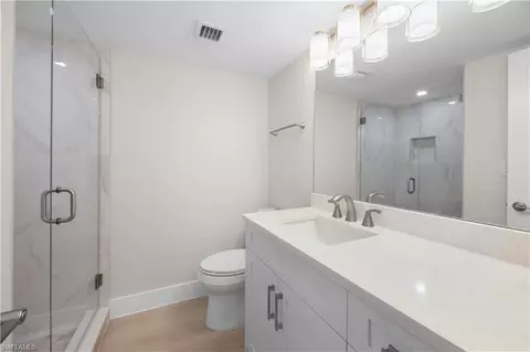 Bath - 21 High Point Cir E #409, Naples, FL 34103 photo 3 of 3