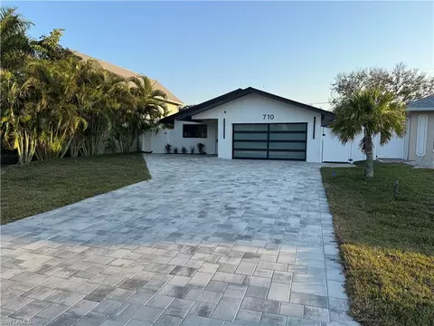 710 98th Ave N, Naples, FL 34108