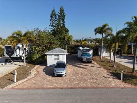 10337 Nightwood Dr, Fort Myers, FL 33905