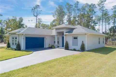 911 14th St SE, Naples, FL 34117