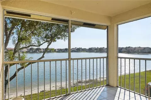 7760 Emerald Cir #S202, Naples, FL 34109