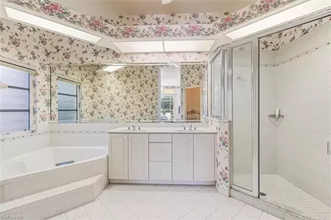 Bath - 11283 Longshore Way E, Naples, FL 34119 photo 1 of 4