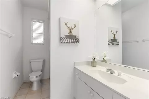 Bath - 11283 Longshore Way E, Naples, FL 34119 photo 4 of 4
