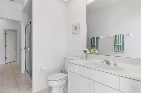 Bath - 11283 Longshore Way E, Naples, FL 34119 photo 2 of 4