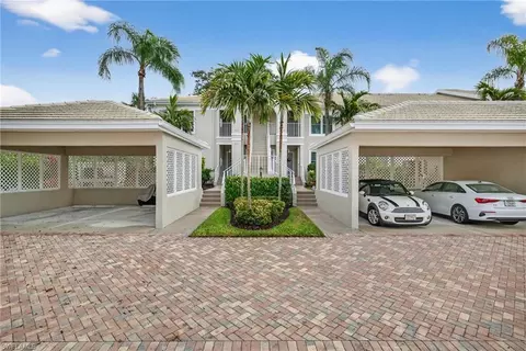 5899 Chanteclair Dr #211, Naples, FL 34108