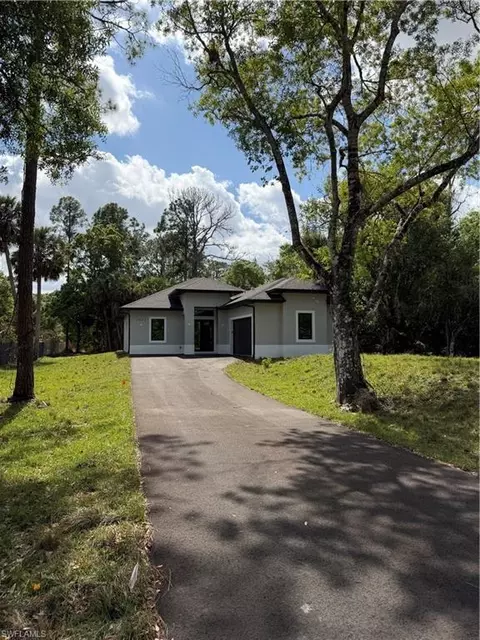 2864 66th Ave NE, Naples, FL 34120
