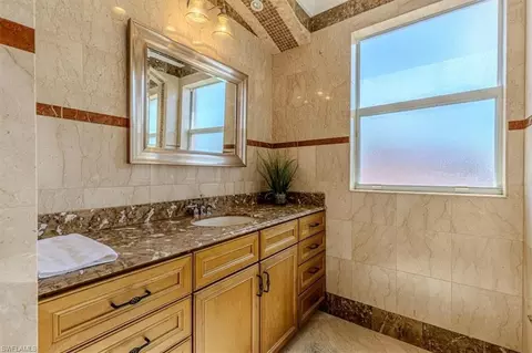 Bath - 2135 Par Dr, Naples, FL 34120 photo 7 of 9